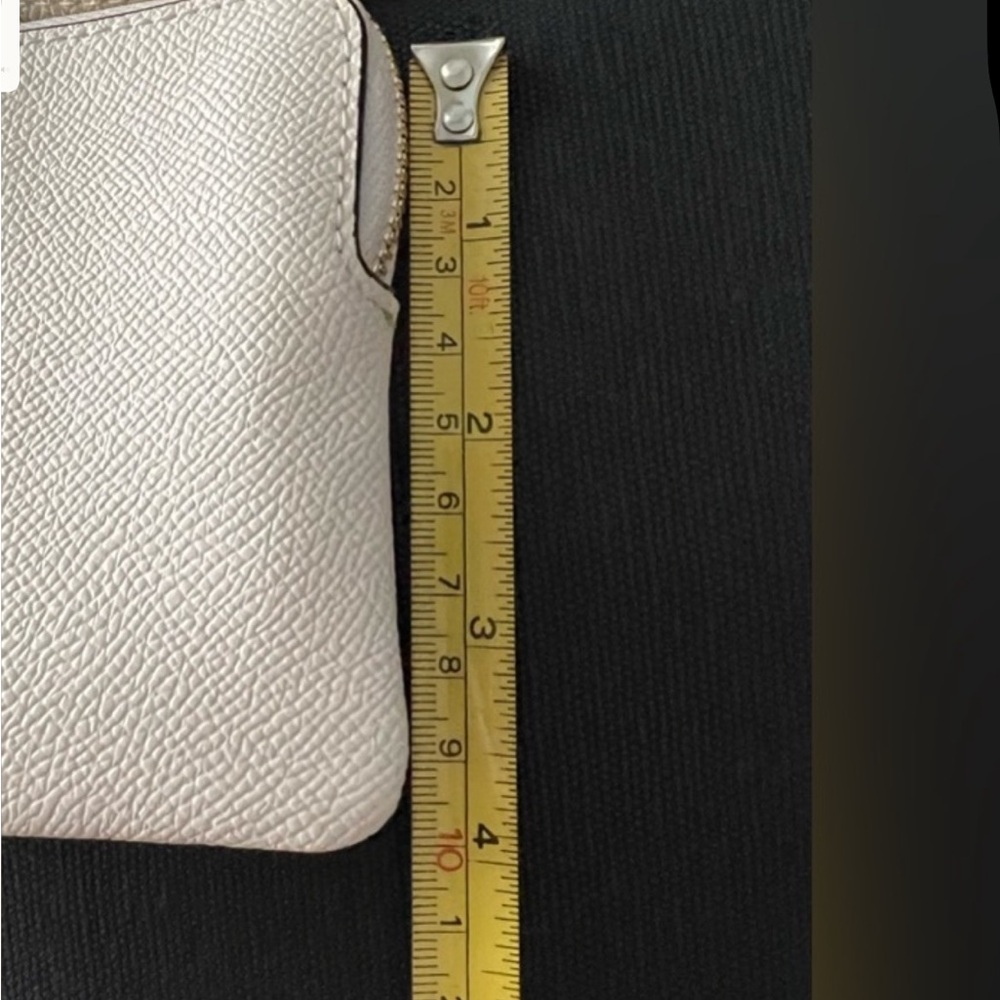 Coach Wristlet in Cream 6.1/2”x 4” Pre-loved - Picture 10 of 14